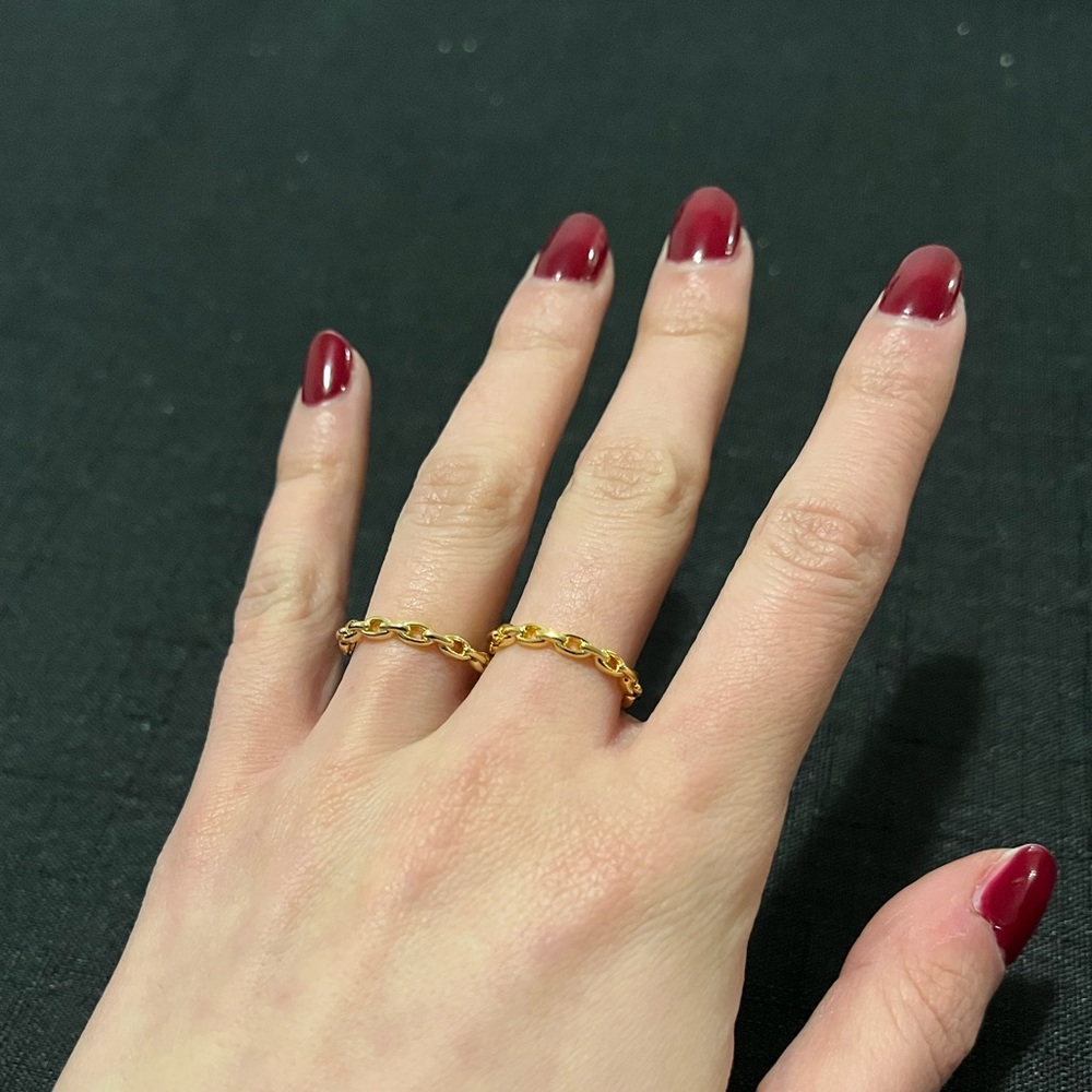 Two dainty thin gold coloured rings in chains style (set of 2)